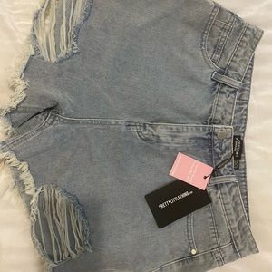 PRETTYLITTLETHING Shape Denim Shorts